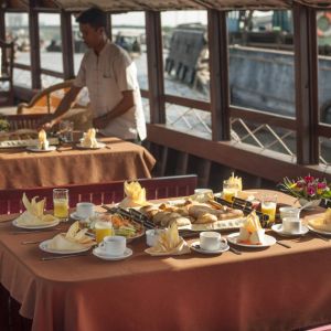 mystic_sampan_-_breakfast_setup_on_the_floating_market.jpg